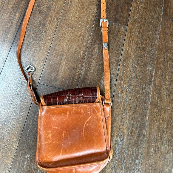 Brighton Crossbody American Leather Purse - Picture 2 of 5